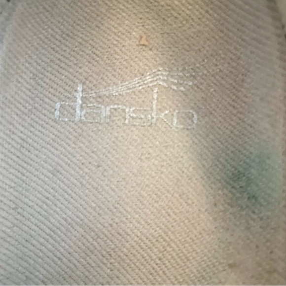 Dansko Olisa 39 navy canvas women’s sneaker. Perfect condition. - Picture 7 of 10